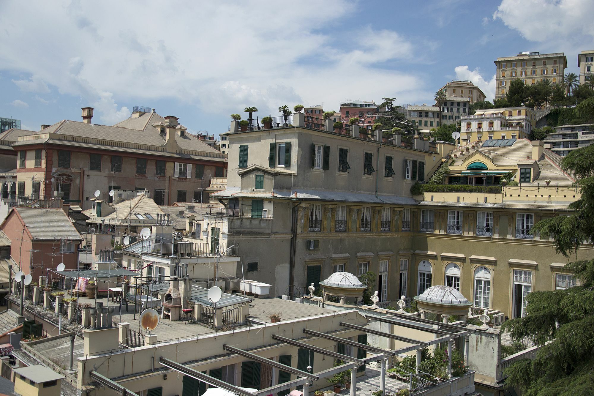 Sky On The Roofs - Il Cielo Sui Tetti Hotel Genoa Bagian luar foto